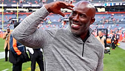 Pro Football Hall of Famer Terrell Davis Was Taken Off Plane in Handcuffs | FOX Sports Radio