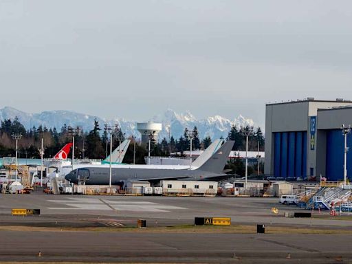 Boeing strike sees 33,000 workers down tools