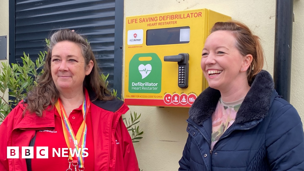 Life-saving neighbour in Norfolk inspires 1,100 to learn CPR