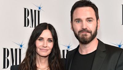 Courteney Cox Recalls 'Intense' Moment Her Fiancé Broke Up With Her During Therapy