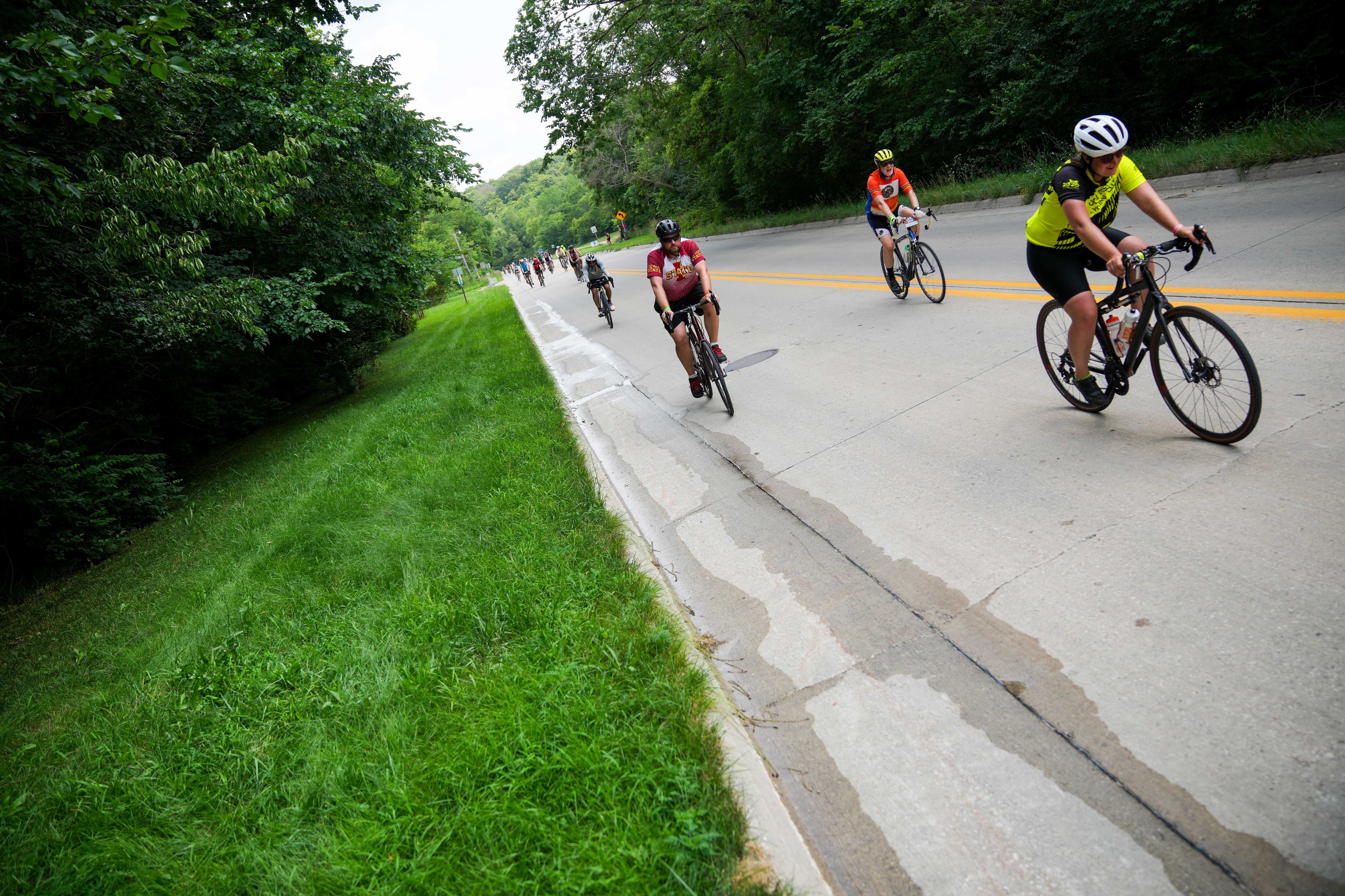 RAGBRAI riders feel unfazed by hilliest day of week as they enter central Iowa