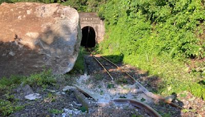 落石砸段鋼軌搶通 台鐵和平=崇德恢復雙線通車 降速慢行