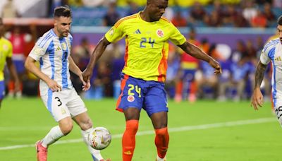 Jhon Córdoba reveló si fue penal la acción con Alexis Mac Allister en la final de Copa América