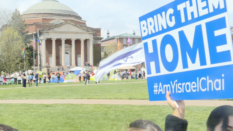 Syracuse University demonstrators peaceful as pro-Israel and pro-Palestine groups meet