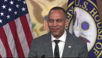 Hakeem Jeffries mocks “Red Tie Brigade,” when asked about Speaker Mike Johnson attending Trump's NY hush money trial.