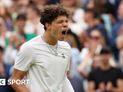 Wimbledon 2024 results: Ben Shelton beats Denis Shapovalov to reach fourth round