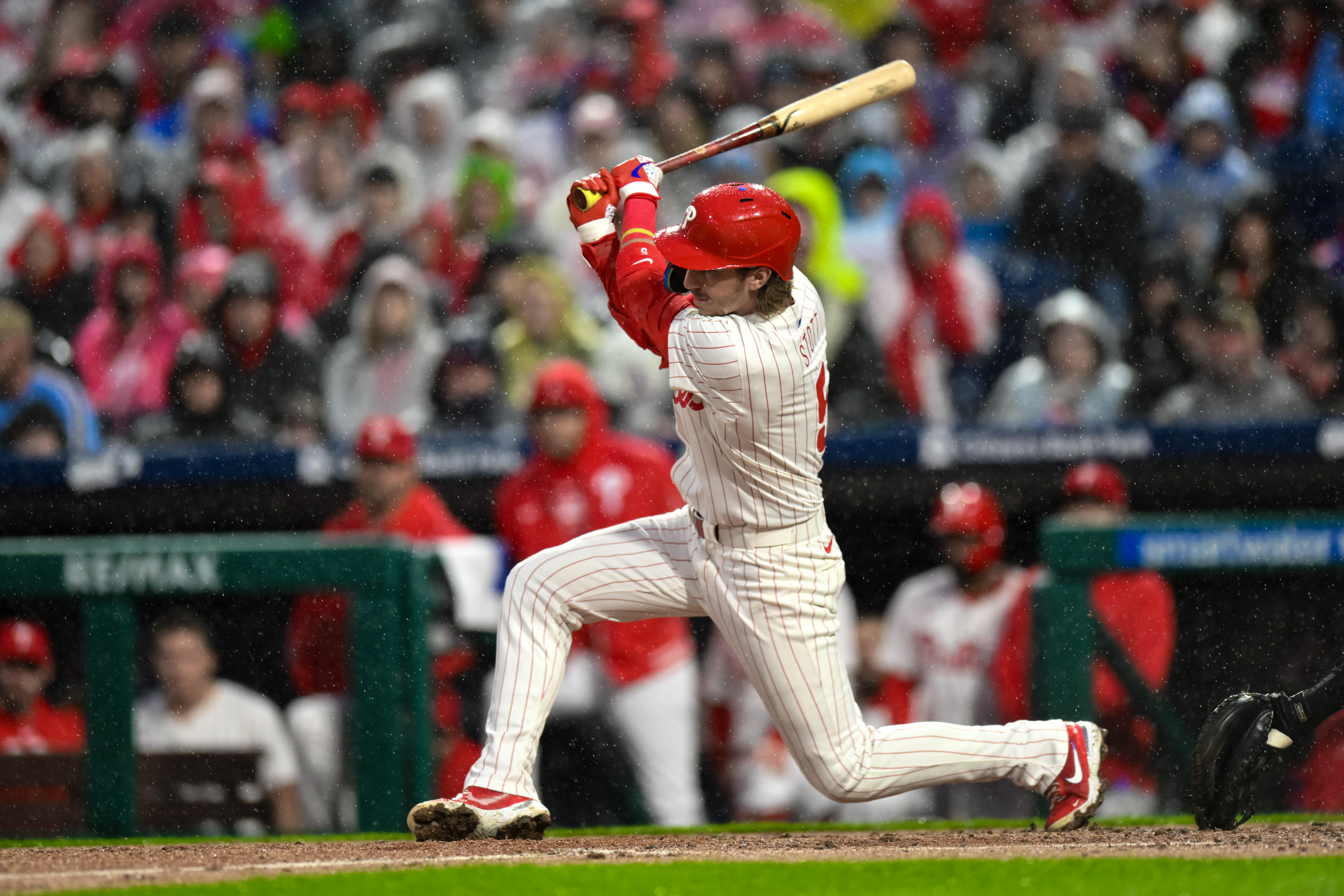 Phillies put up 14 runs, coast to stress-free victory over Giants