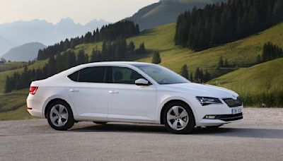 Geräumig und geschunden: Der Skoda Superb III beim Tüv