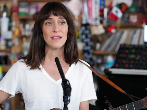 Feist Pokes Fun at 'The Bachelor' Appearance While Performing at NPR's Tiny Desk │ Exclaim!