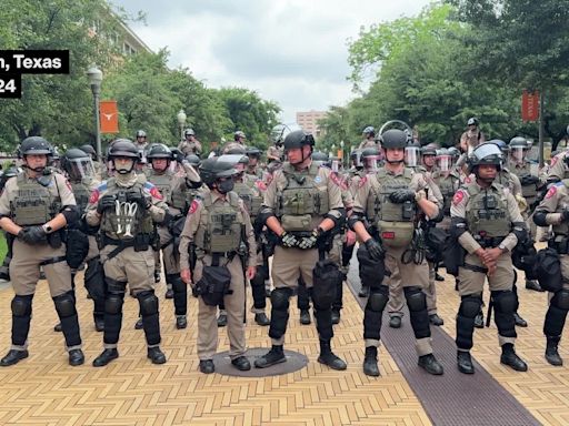 Mounted Police Clear Pro-Palestinian Protesters at University of Texas