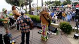 'They're our tribe': Deadhead party grooves on in Ventura despite canceled Skull & Roses