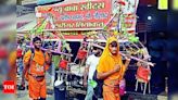 To woo kanwariyas, Muslim-run shops sport devotional themes | Bareilly News - Times of India