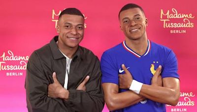 In Berlin: Mbappe enthüllt Wachsfigur