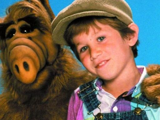 Murió el niño de la serie de los 80' 'ALF': Su perro también falleció