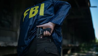FBI agent accuses top brass of retaliation for defending whistleblower