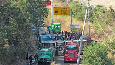 La Jornada: Autobús con peregrinos vuelca en Malinalco; 18 muertos y 27 lesionados
