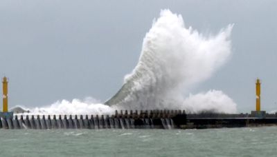 Typhoon Gaemi kills dozens and injures hundreds in Taiwan and Philippines