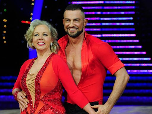 Deborah Meaden to honour Strictly partner Robin Windsor with performance