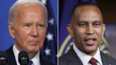 Jeffries y Biden se reúnen pero el líder demócrata no ofrece su respaldo al presidente