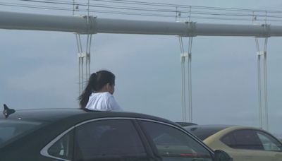 深中通道開通24小時錄12.5萬車流量 停車「打卡」罰200人民幣兼扣9分