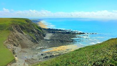 Swimmer goes missing in the sea off Cornish coast