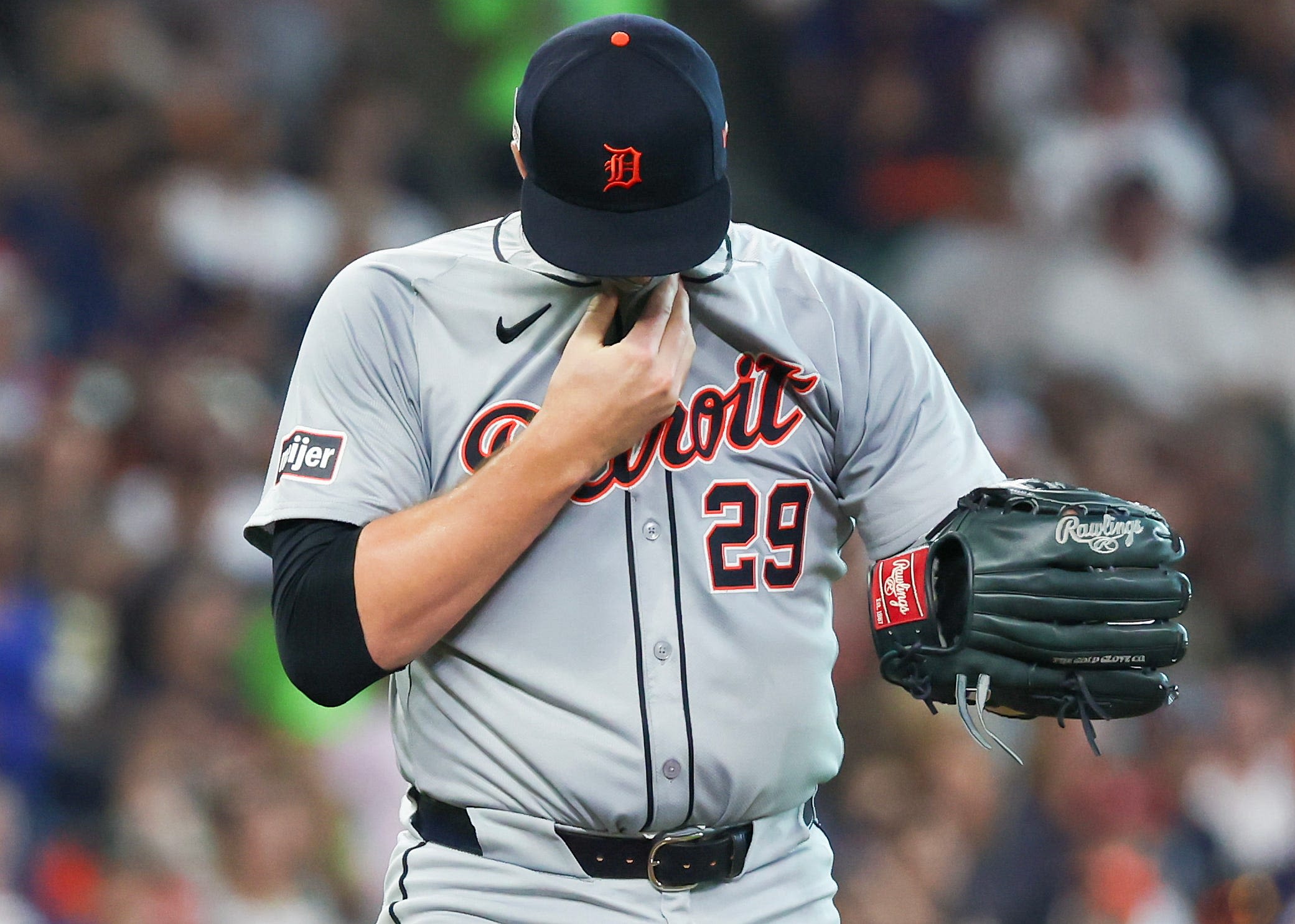 Detroit Tigers ace Tarik Skubal knocked around in 6th by aggressive Astros in 4-0 loss