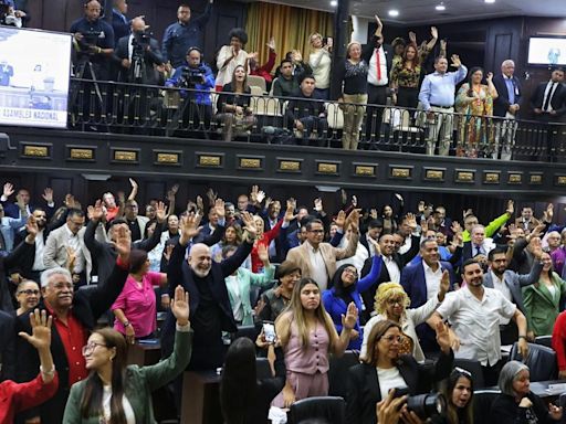 El Parlamento venezolano pide al Gobierno de Maduro romper relaciones con España