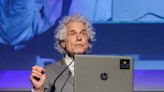 Por que as pessoas acreditam em ‘fake news’? Psicólogo Steven Pinker responde