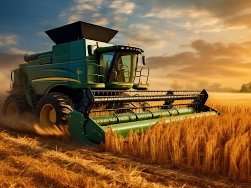 What Makes Deere & Company (DE) a Lucrative Investment?