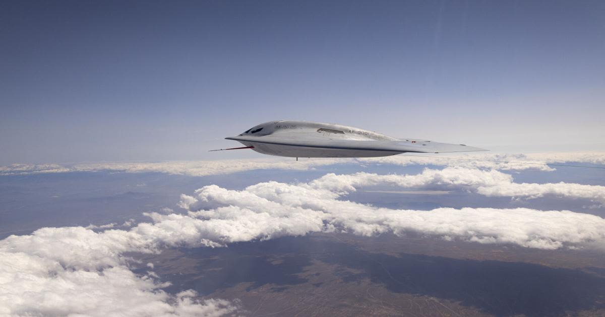 New photos released by Air Force of B-21 flying