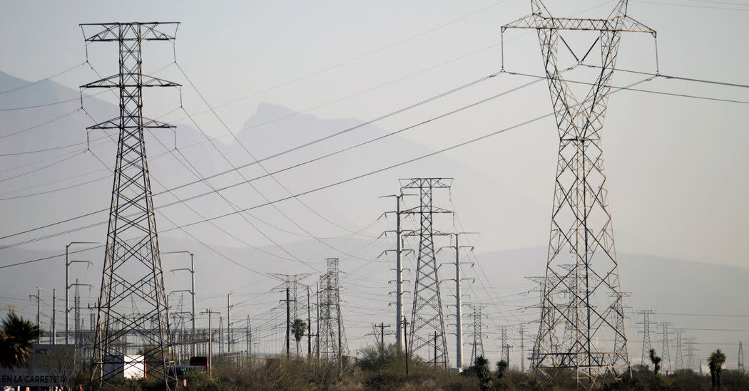 Rolling Blackouts Hit Several Cities as Heat Wave Scorches Mexico