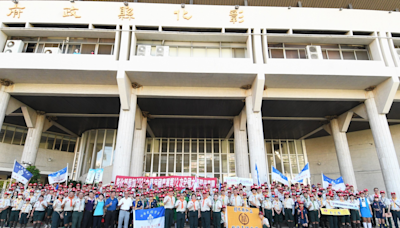 彰化縣童軍代表團參與第12次全國大露營 縣長王惠美授旗