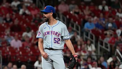 Mets to cut Jorge López after reliever throws glove into stands following ejection