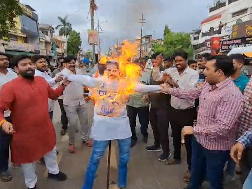 'Rahul Gandhi Murdabad,' Chanted BJP Workers In Jabalpur, Burn Effigy After His Statement Against Hindus