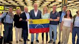 VÍDEO: Parlamentarios de PP expulsados de Venezuela llegan a Barajas: "Es tremendamente grave que Zapatero sea cómplice"