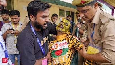 Bangladesh cricket fan 'Tiger Robi' claims assault in Kanpur stadium; later retracts