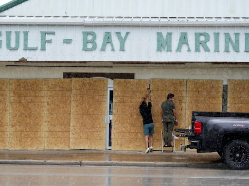 Beryl regains hurricane strength as it bears down on southern Texas