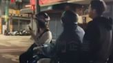 屁孩騎乘摩托車「竟坐在菜籃位置」 警方出手開單了