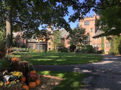 Akron’s Stan Hywet Hall & Gardens to host Ohio Mart invitational arts, crafts show