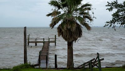 Live Updates: Beryl Expected to Hit Texas as a Hurricane