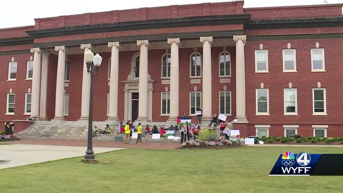 Peaceful protestors gather at Clemson University