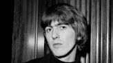 Infidelidades y un intento de asesinato: George Harrison, las revelaciones de la nueva biografía del Beatle silencioso - La Tercera