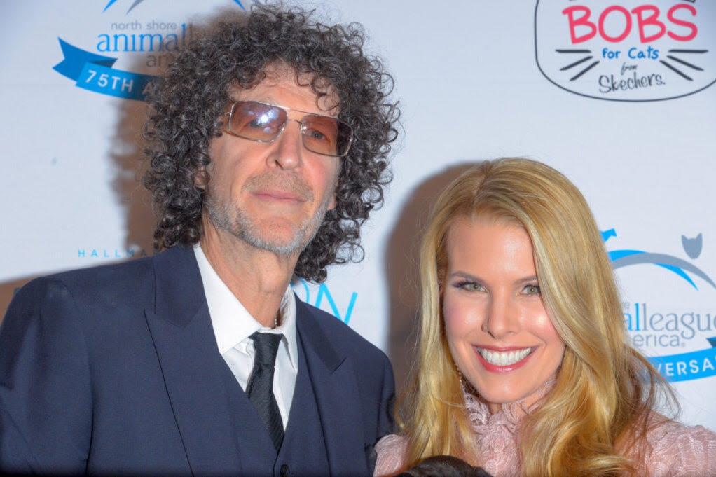 Howard Stern's Florida Mansion Is Worth An...Bezos Is Buying The Home, But It's Not Even For Sale