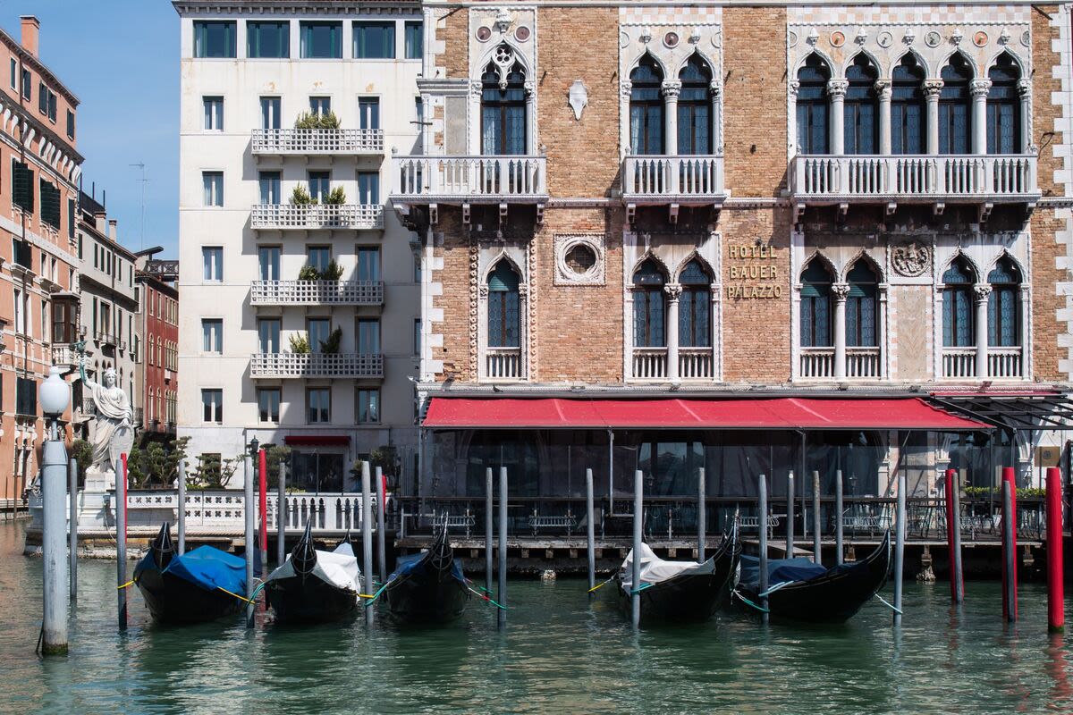 Billionaire Arnault Said to Join Race for Signa’s Venice Hotel