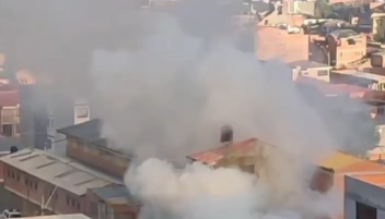 Humo de incendio afecta a la salud de vecinos de Los Rosales de La Paz - El Diario - Bolivia