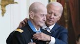 Vietnam Army helicopter pilot receives Medal of Honor at White House ceremony
