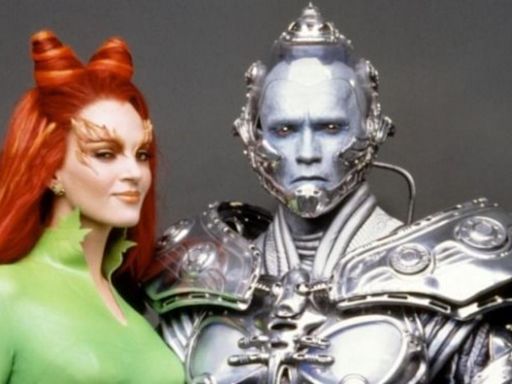 Arnold Schwarzenegger & Uma Thurman Reunite: "Watch Out, Batman"