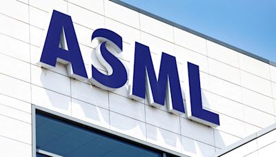 ASML shares fall 7% as China risks cloud solid Q2 earnings