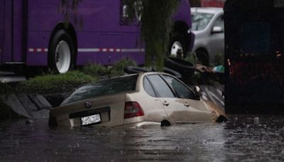 ¿Qué pasa si se inunda mi carro con la lluvia?