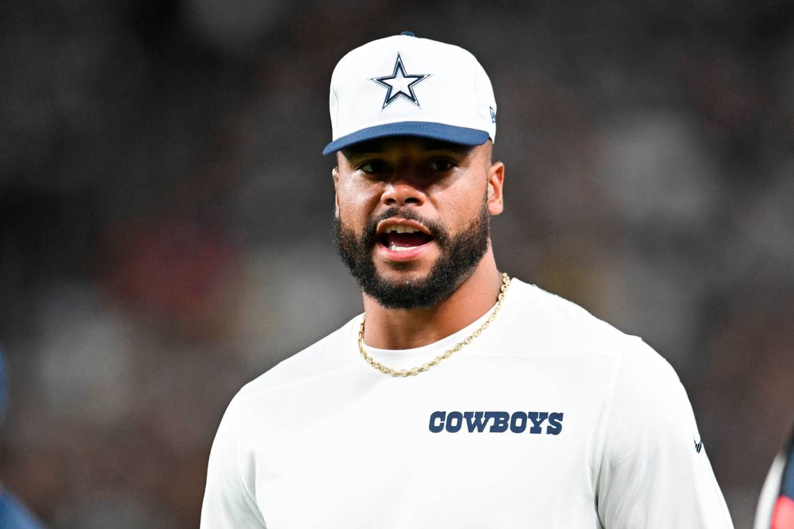 What bold prediction did Dak Prescott make when speaking with Erin Andrews?